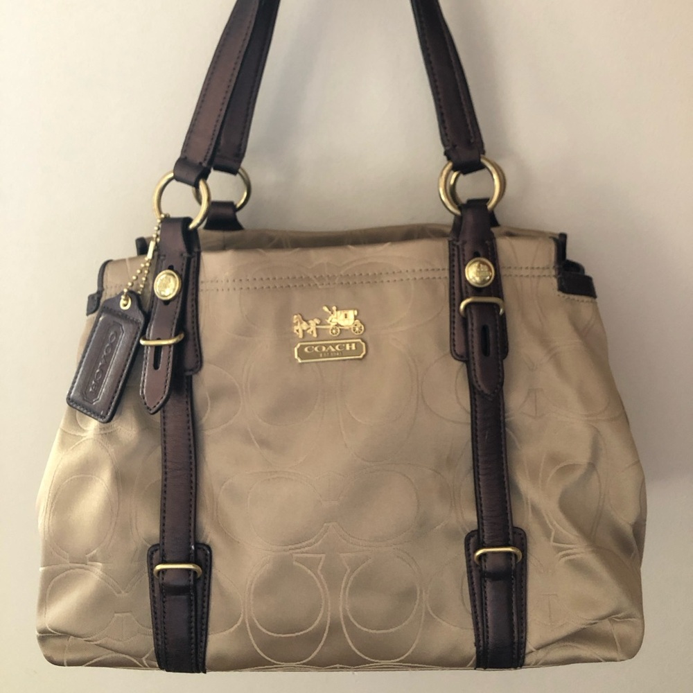 Coach Mia Signature Outline C Bag - Picture 2 of 6